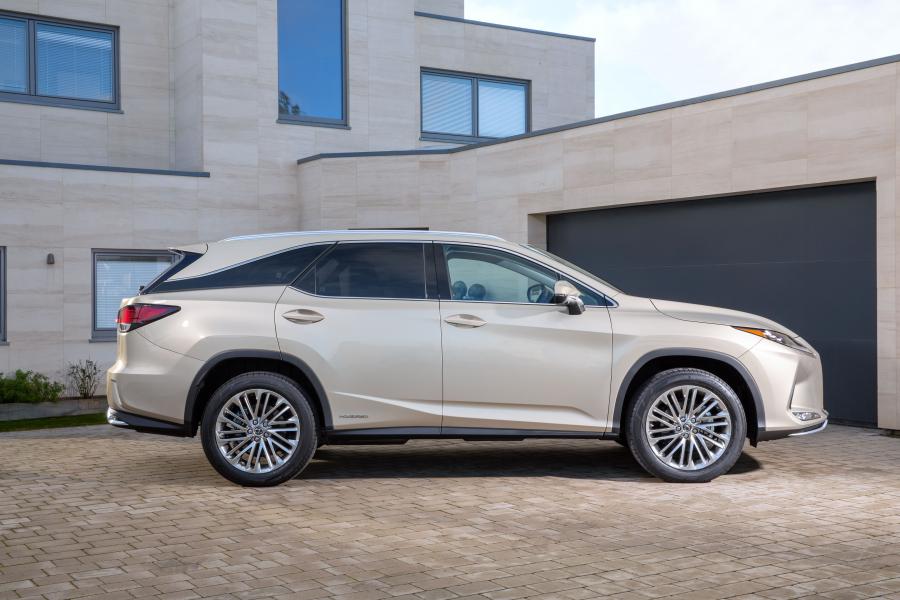  Lexus RX450hL 2019 года  (UK) (фото 11 из 40)